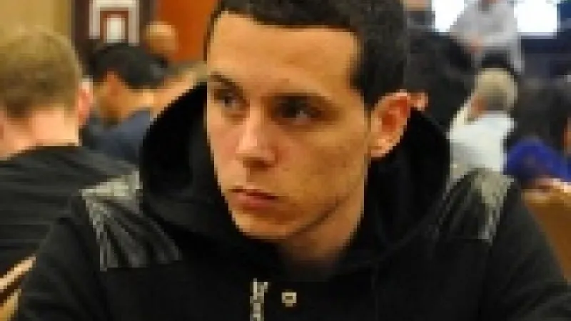 Le français Hugo Pingray, chipleader de la table finale du Monster Stack