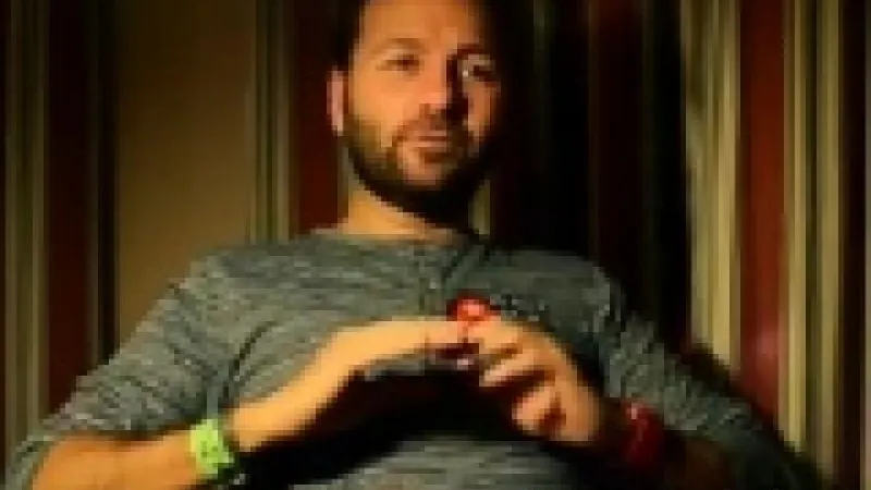 Les plus beaux reads de Negreanu en vidéo