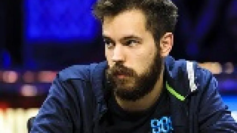 Dominik Nitsche deal en direct sur Twitch le 888poker Super XL Main Event pour 206K$ 