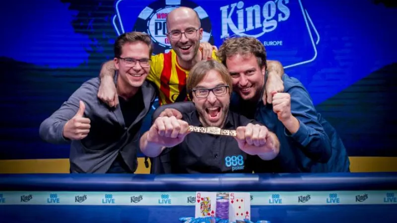 Main Event des WSOP-E : L'incroyable histoire de Marti Roca