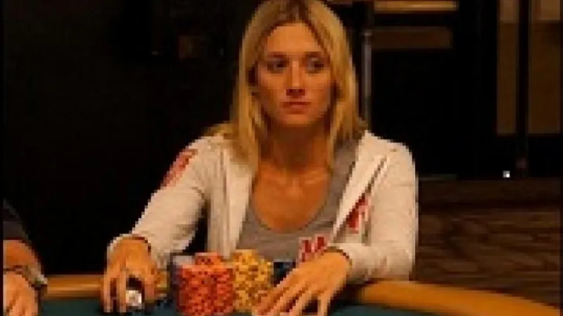 Main Event WSOP 2012: Gaëlle Baumann Chip-leader provisoire